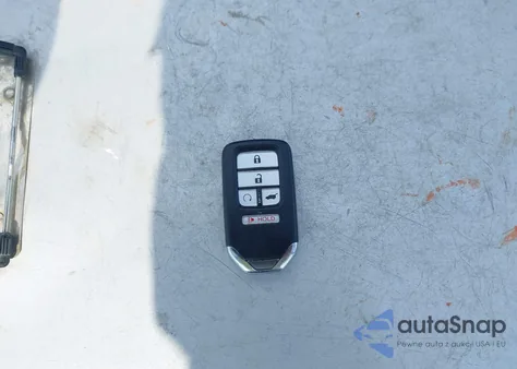 2018 Honda Cr-V Touring z USA, uszkodzony, nr VIN 7FARW2H93JE047695